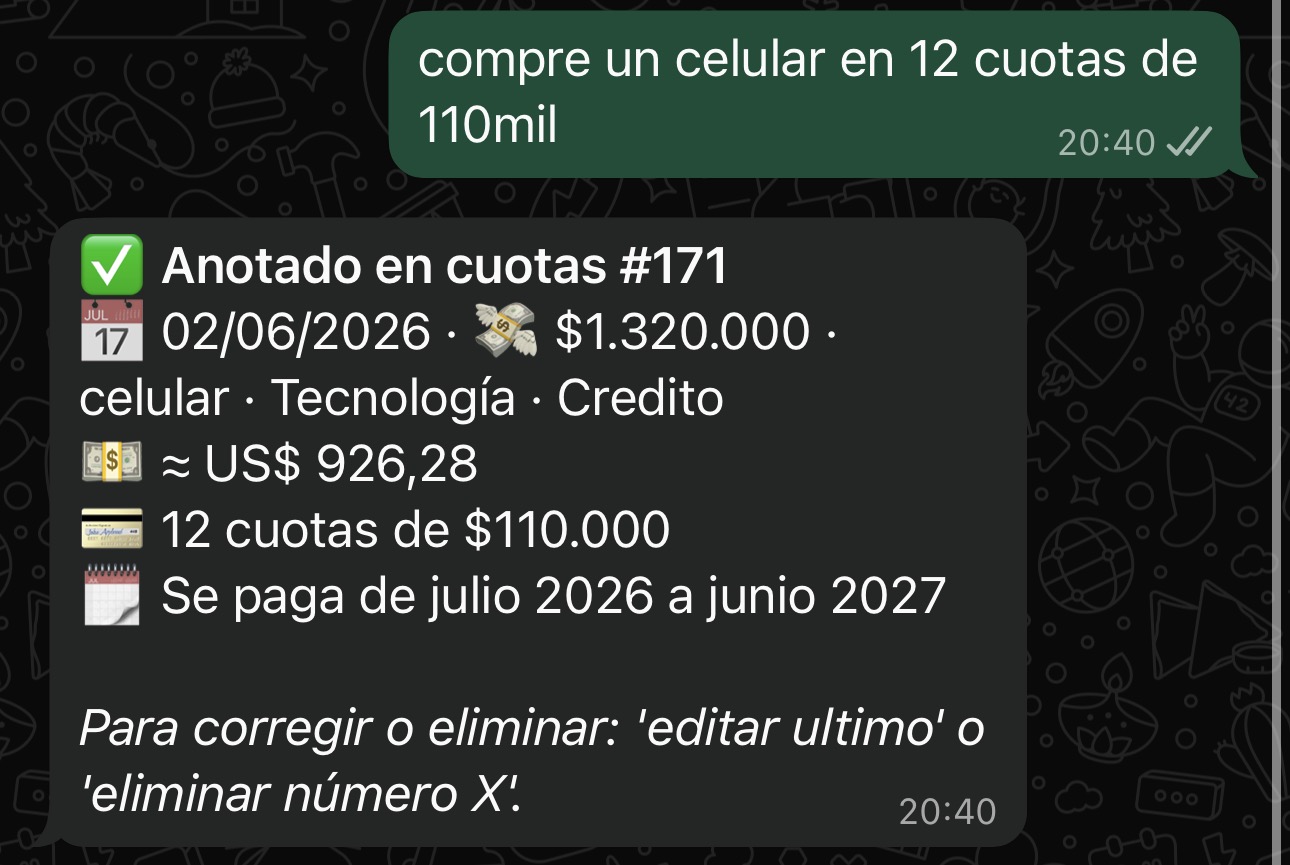 CumbreBot anotando 'compré un celular en 12 cuotas de 110mil' con detalle de cuotas, fecha de cierre y categoría