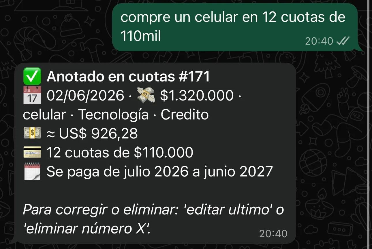 CumbreBot anotando 'compré un celular en 12 cuotas de 110mil' con detalle de cuotas, fecha de cierre y categoría